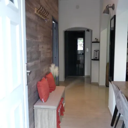Maison L'ollivia - Terrasse - Parking Gratuit * Carcasona
